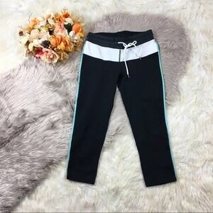 Fabletics Black/White/Blue Mid Rise Athletics Crops-XS